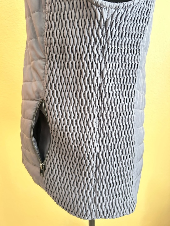 Christopher & Banks Quilted Sleeveless Vest in Gray - Picture 2 of 4